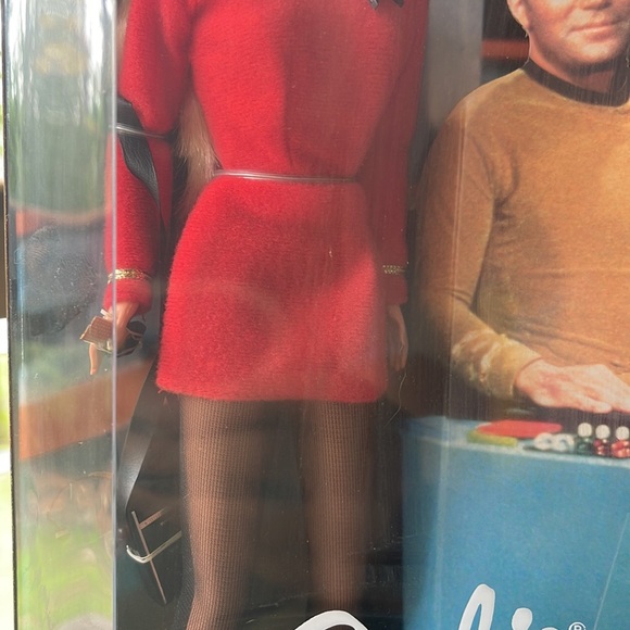 ✨ Collector Edition ~ 30th Anniversary Barbie & Ken Star Trek gift set ✨ - Picture 5 of 14